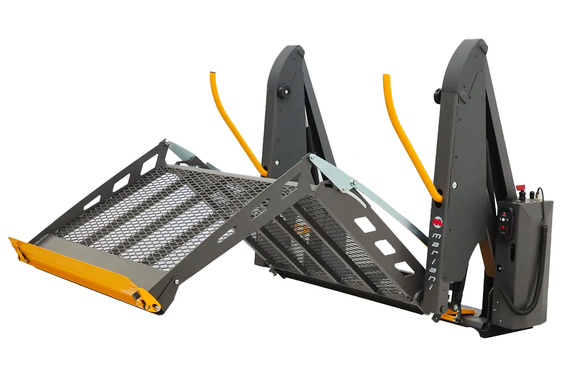Twin arm wheelchair lift BBO semi-open